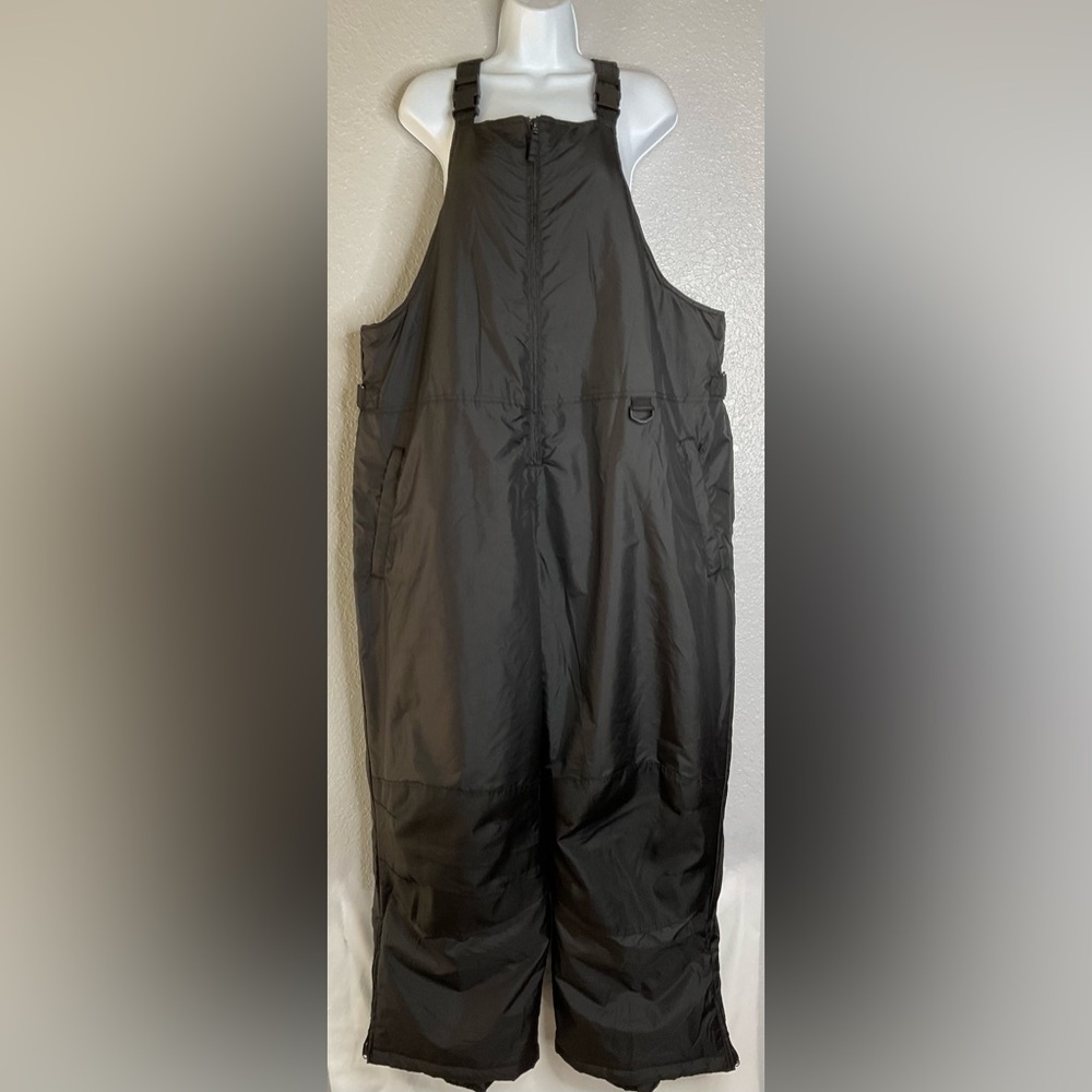 iXTREME OUTFITTERS Snow bibs XL adjustable straps & velcro sides,zip ankle